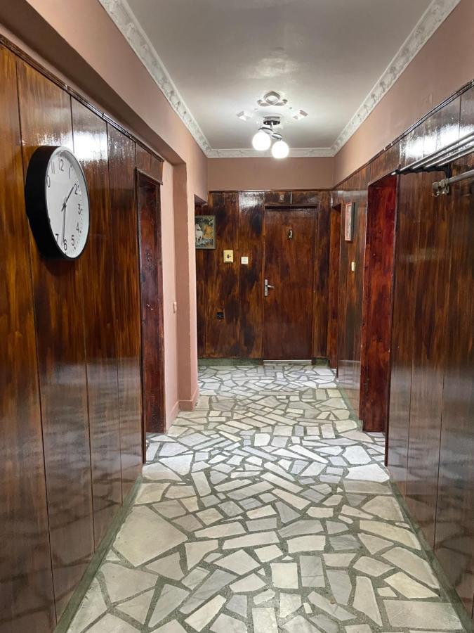 Vilhelmov'S Apartament Lukovit Luaran gambar