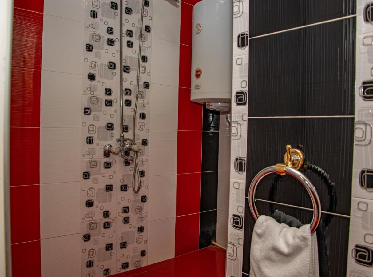 Vilhelmov'S Apartament Lukovit Luaran gambar