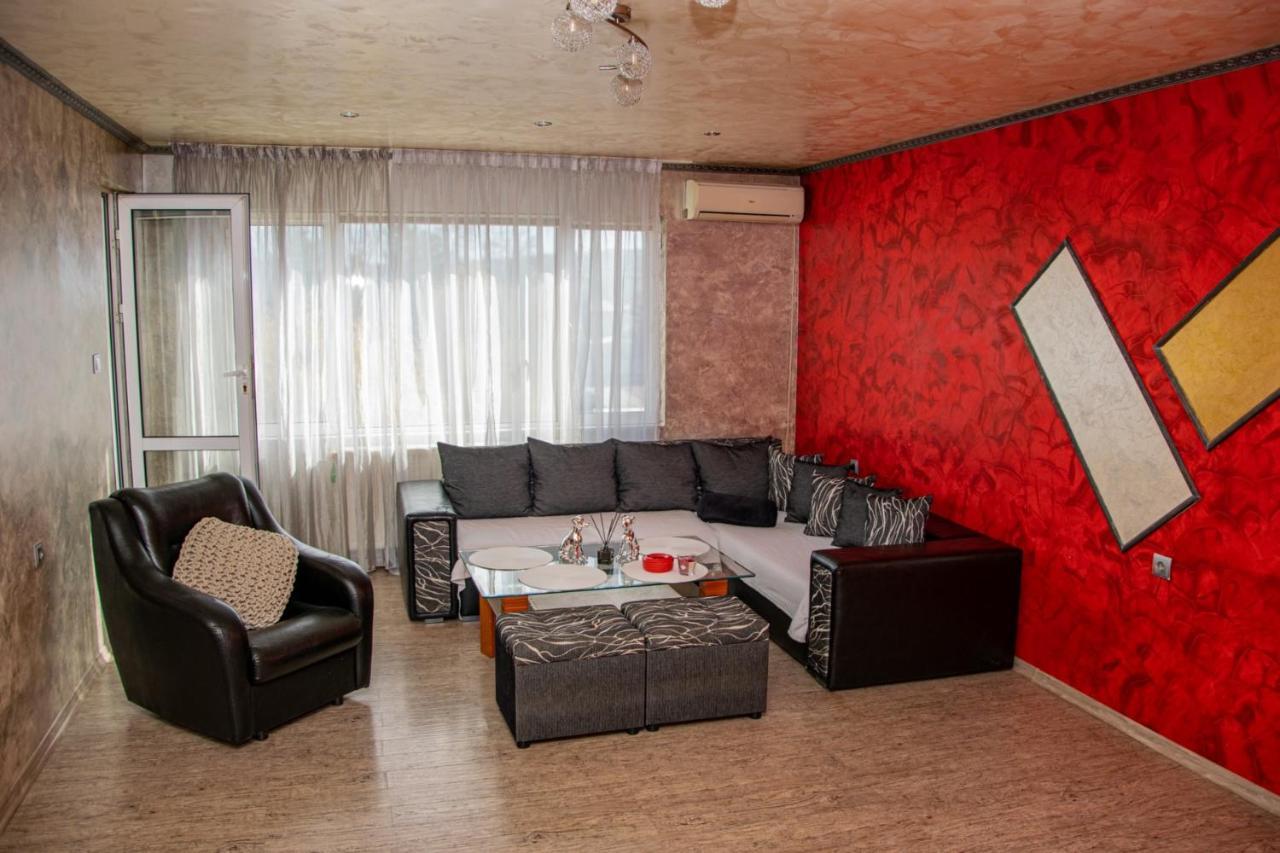 Vilhelmov'S Apartament Lukovit Luaran gambar